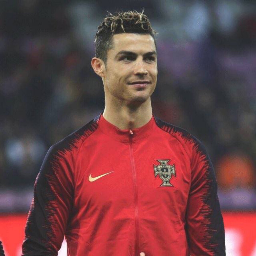 金球奖后再戴冠！登贝莱荣膺2025年FIFA年度最佳球员（金球加身再封王！登贝莱当选2025年FIFA年度最佳球员）