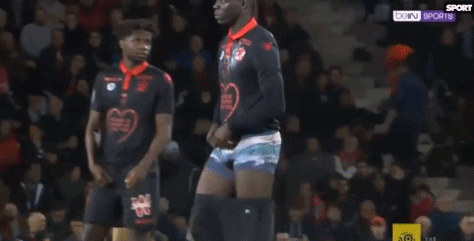 适应半局后全程压制！孙颖莎横扫米特兰姆！国乒5-1领先德国！（短暂磨合后全面掌控，孙颖莎横扫米特兰姆，国乒5比1领先德国）