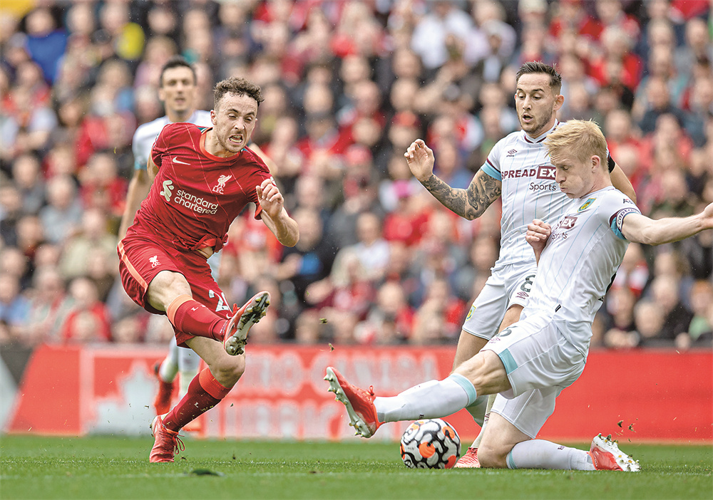 半场战报：拜仁1-0斯图加特，莱默尔脚后跟破门，奥利塞助攻（半场速报：拜仁1-0领先斯图加特，莱默尔后脚跟破门，奥利塞送助攻）