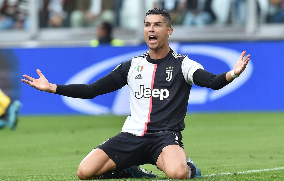 太阳报：穆德里克因宝马车违规贴膜被吊销驾照，罚款199镑（太阳报：因宝马车窗贴膜违规，穆德里克被吊销驾照并罚款199英镑）