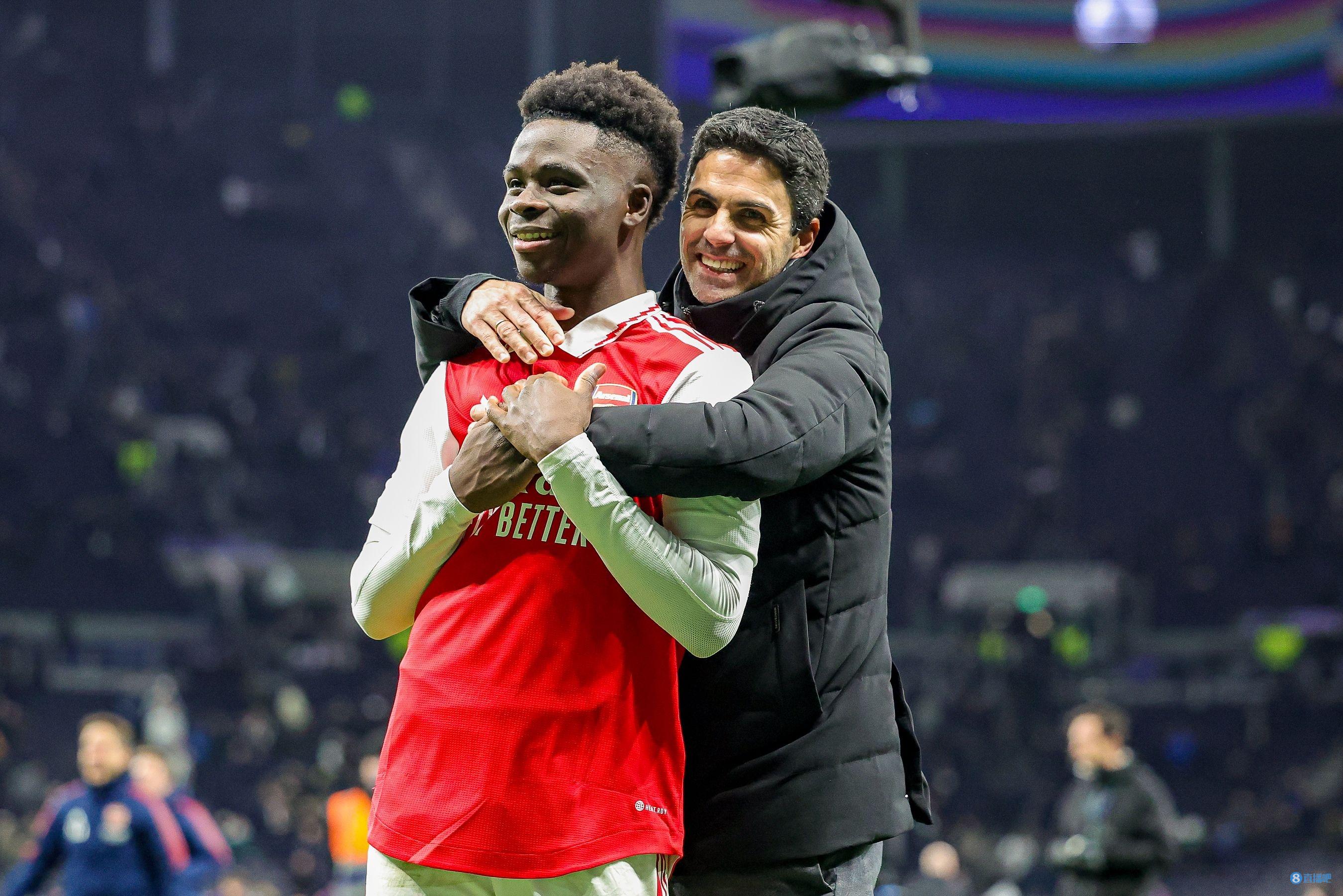 记者：阿贾克斯正接触前狼堡主帅西莫尼斯，视为海廷加继任者