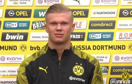 德国杯半场：屡次错失良机，荷尔斯泰因客场0-0汉堡（德国杯半场：荷尔斯泰因客场屡失良机，与汉堡0-0互交白卷）