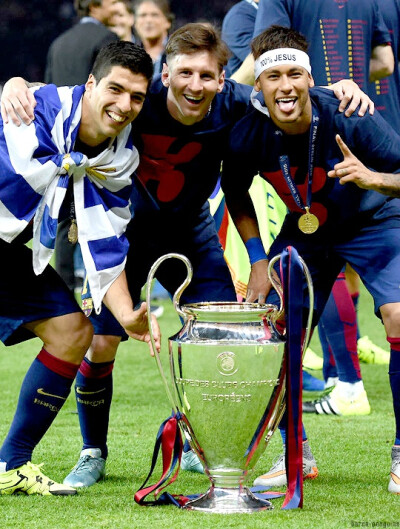 郑钦文回应黑评：我三观比较正，别人挑刺是因为一些比较自信言论（郑钦文回应质疑：自认三观正，自信发言遭挑刺）