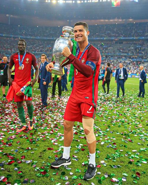 英超战报：田中碧建功、勒温锁胜局，利兹联3-1切尔西（英超快讯：田中碧破门、勒温锁定胜局，利兹联3比1力克切尔西）