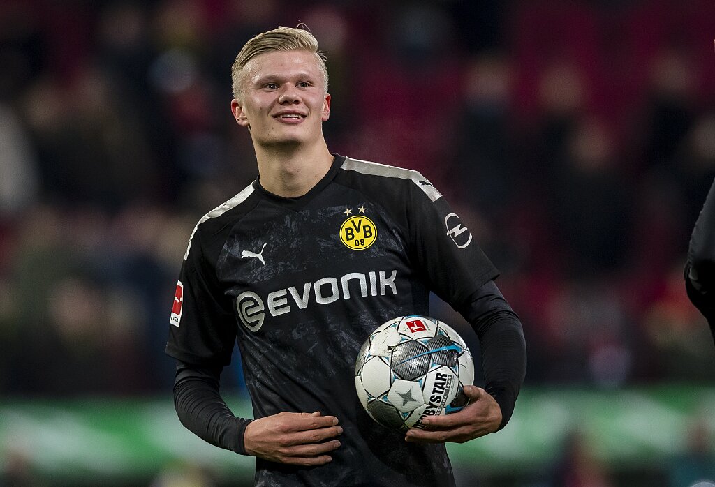 浙江vs海牛：双方均4外援首发，王钰栋出战，汪士钦替补（浙江对阵海牛：两队皆四外援先发，王钰栋出战，汪士钦替补）