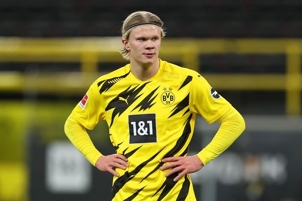 篮球篮网主力中锋脚踝扭伤，伤势待评估