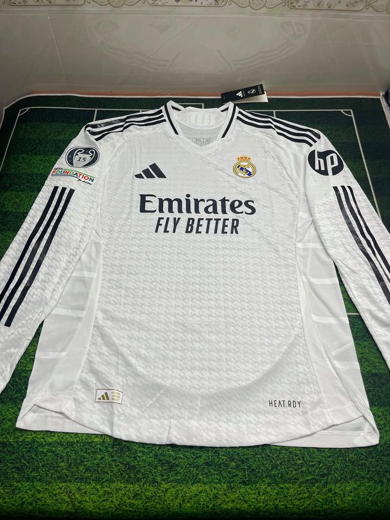 罗马诺：39岁的拉莫斯没有退役打算，他将寻找新下家（罗马诺：39岁拉莫斯无意退役，正寻找新东家）