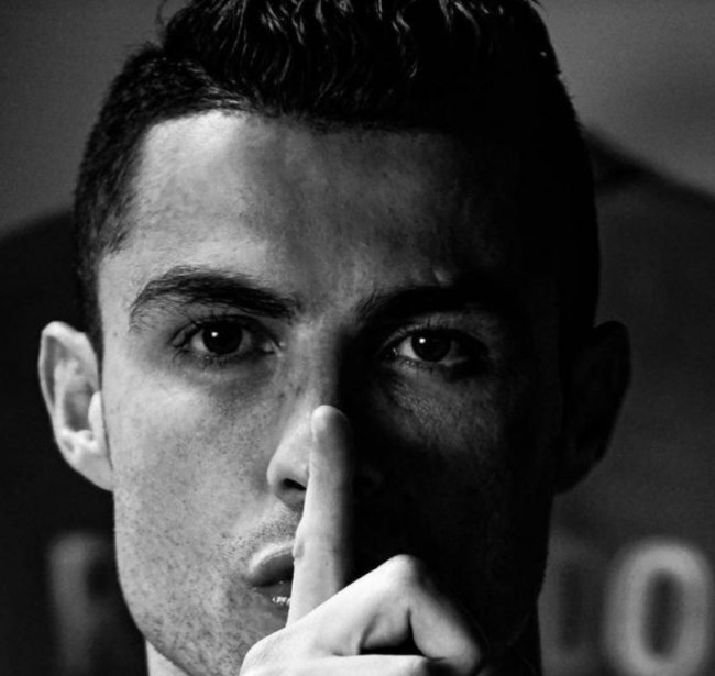 AC米兰在意大利杯负于拉齐奥，终结13场不败，放弃杯赛以专注意甲，凸显战略调整。（AC米兰意杯不敌拉齐奥，13场不败止步，舍杯专攻意甲显战略转向）