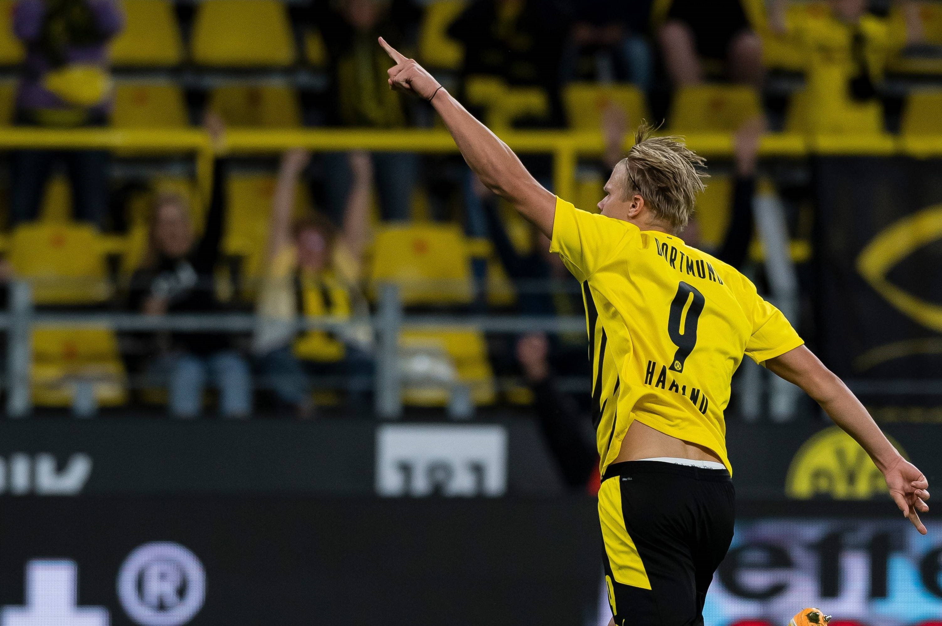 支持儿子，弗格森去看了其儿子达伦执教的彼得堡联的比赛