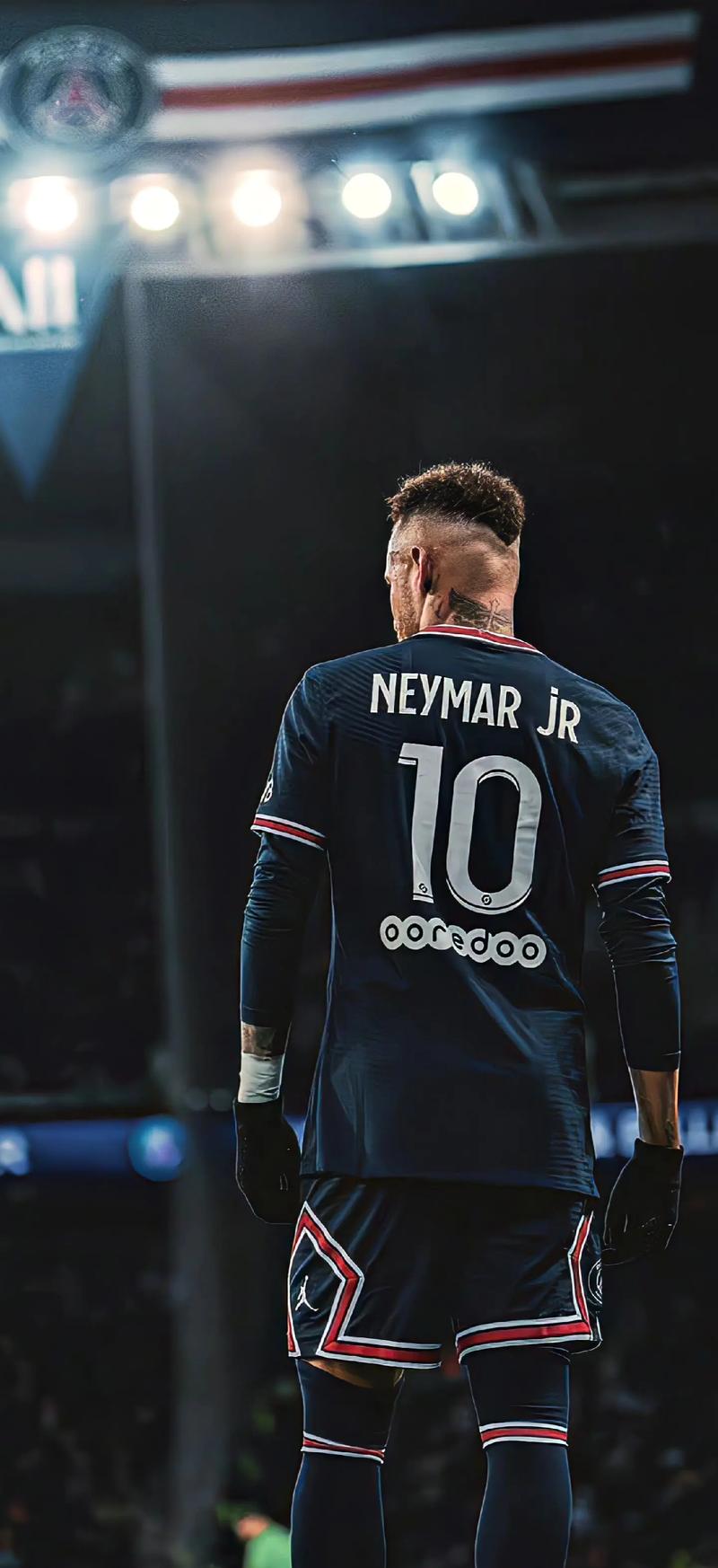 米利唐：对自己在右后卫的发挥很满意；巴西队防守有明显进步（米利唐：右后卫发挥让我满意，巴西防守明显提升）