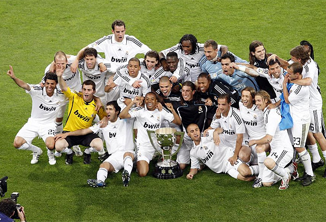 足球报：亚泰这几年都是寅吃卯粮，意向球员听说后婉拒邀请（足球报：亚泰近年透支经营，意向球员得悉后婉拒加盟）