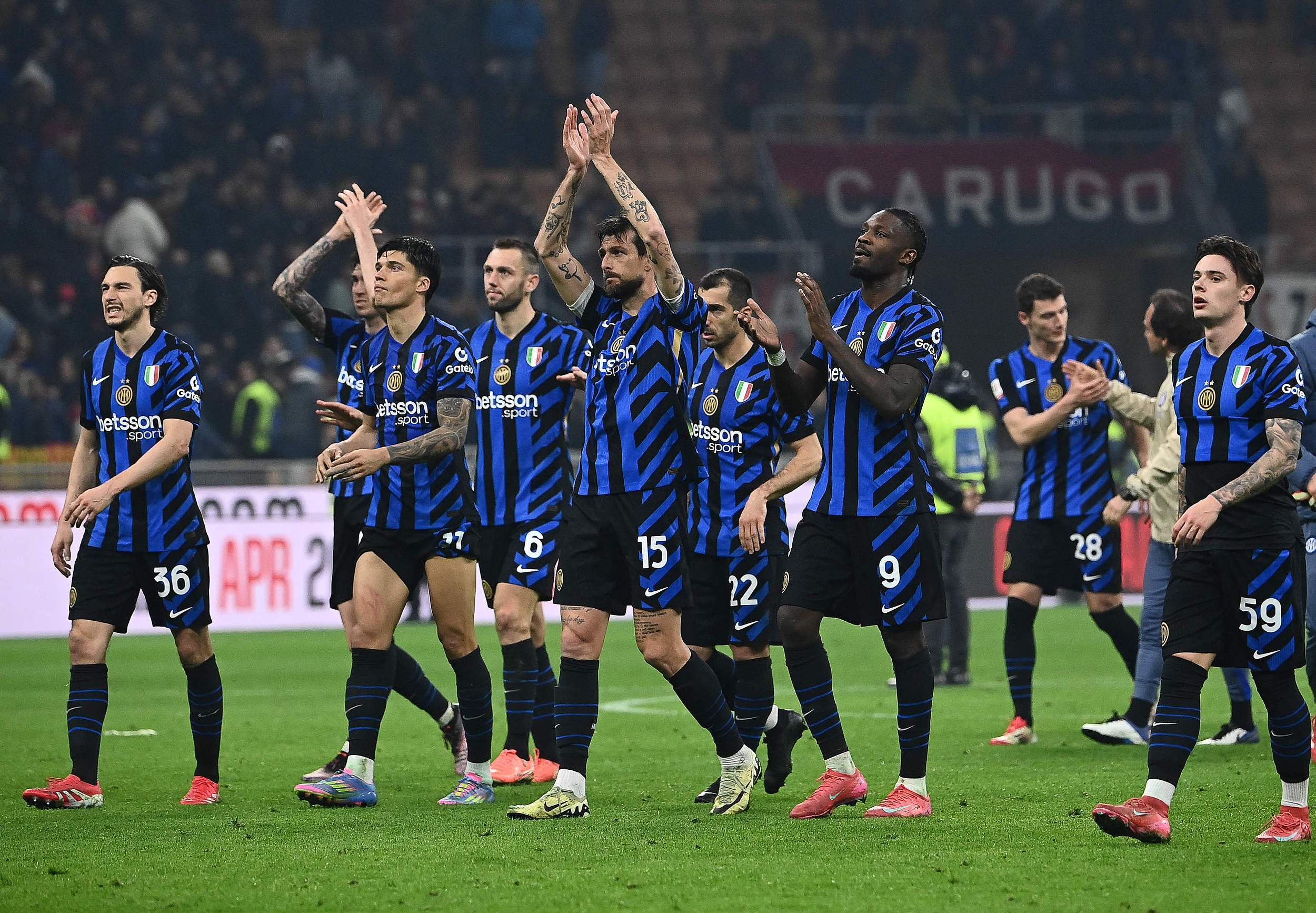 若日尼奥同时斩获欧冠&解放者杯，为达此成就的第15位球员（若日尼奥成史上第15位同时加冕欧冠与解放者杯的球员）