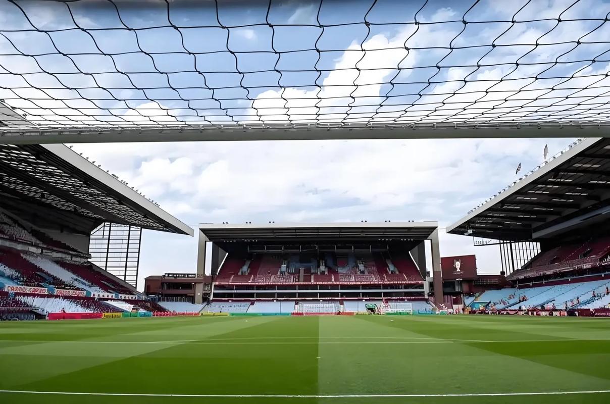 邵佳一执掌国足3把火：体能、纪律、数据，混日子球员的好日子到头了！