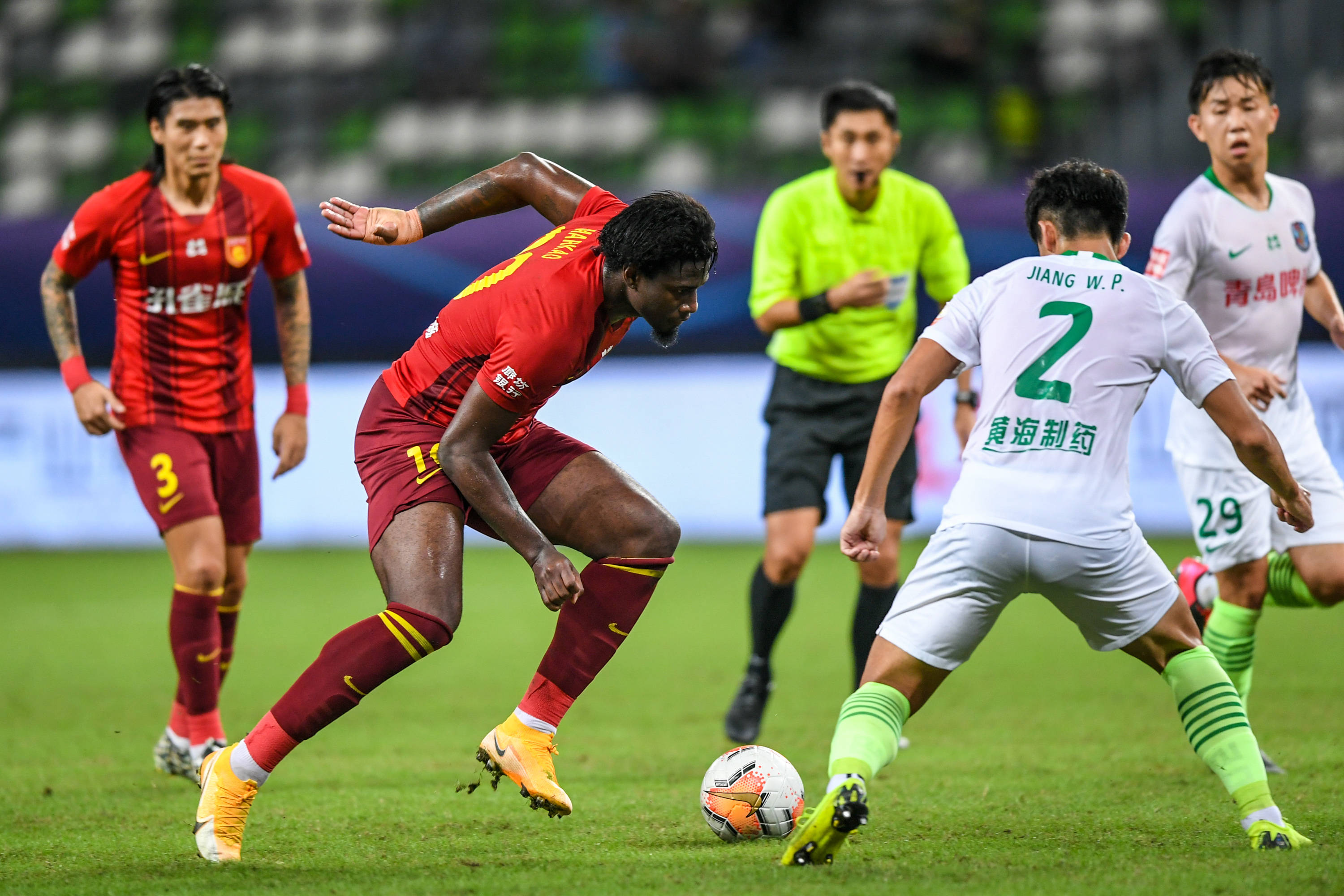 足球曼城豪取八连胜，瓜帅怒赞全队发挥完美